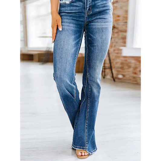 Flared Denim Trousers: Trendy & Chic! - Jeans